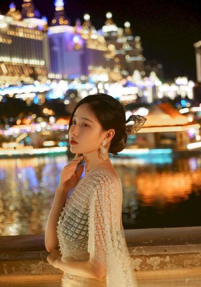 泳队惊魂