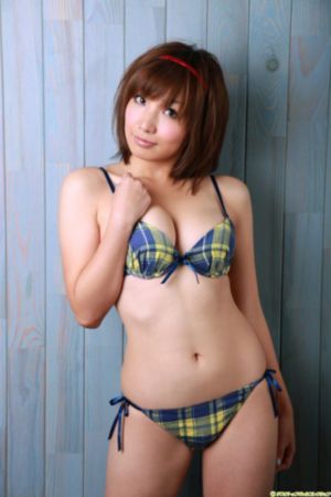在骆总怀里撒个娇